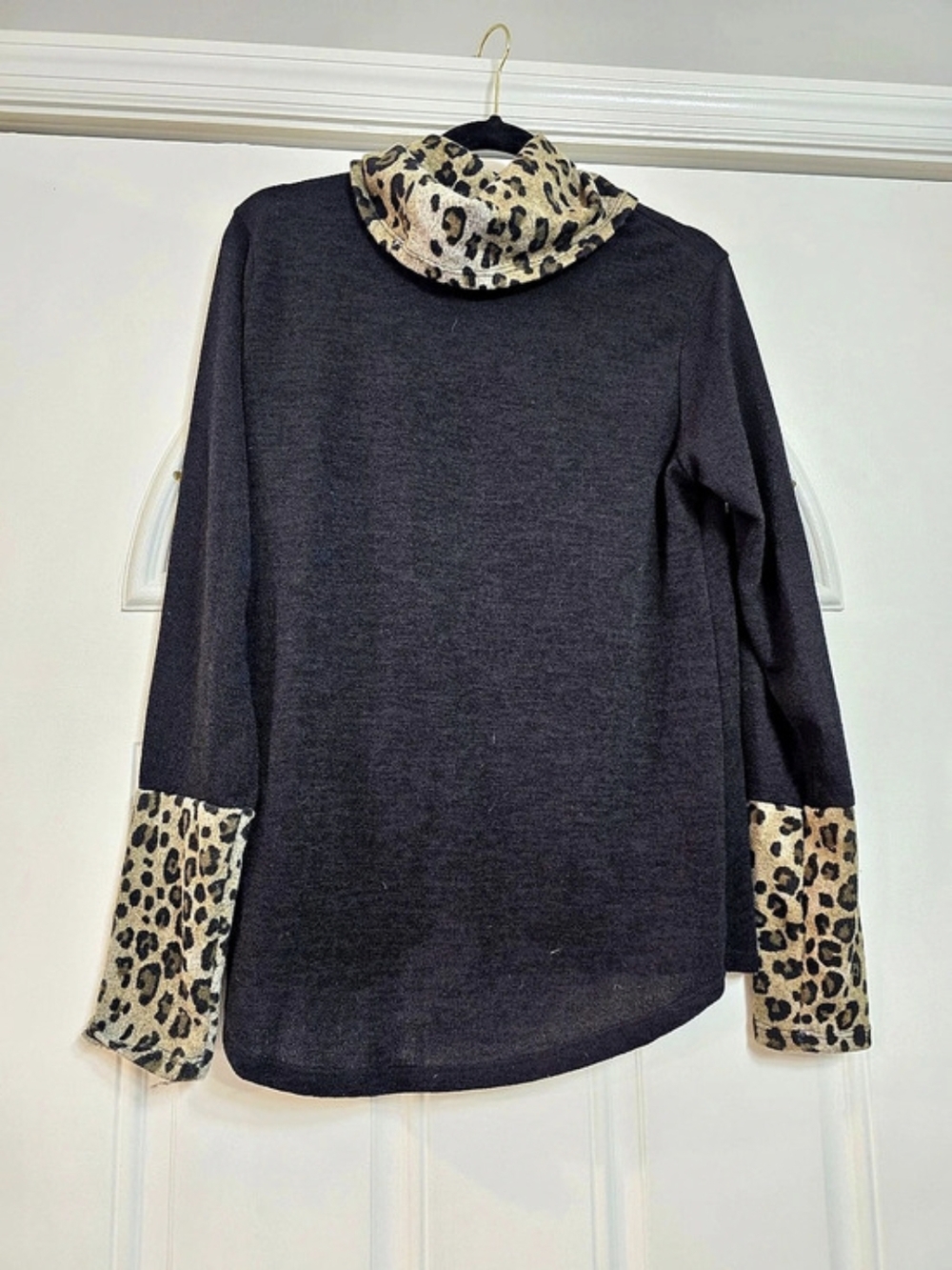 Lovely Melody Leopard Print Tunic Top in Black & Brown Like New